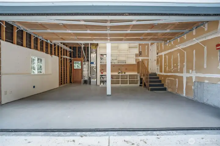 Oversized 2 Car Garage