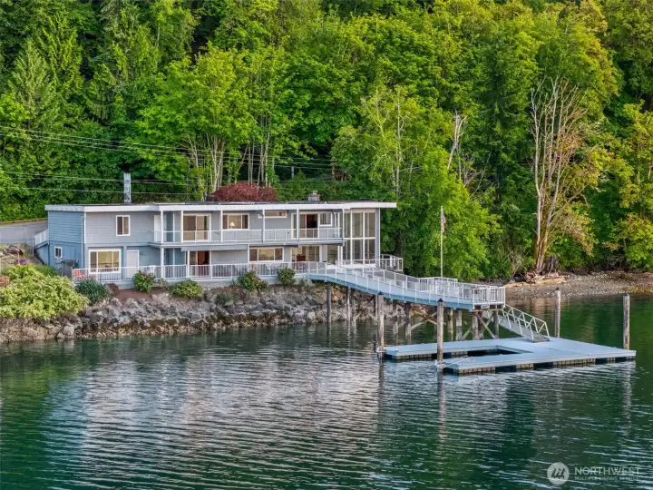 Additional parcel extends to the right of the house in this photo providing privacy, beach & tidelands to enjoy and explore! Additional parcel extends to the right of the house in this photo providing privacy, beach & tidelands to enjoy and explore!