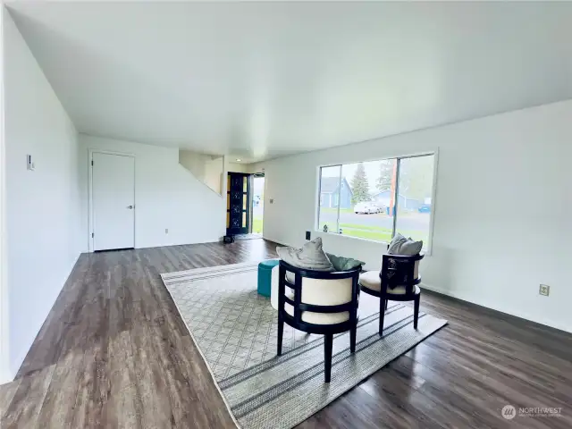 Living rm from dining area, 898 Mill St, Kelso WA