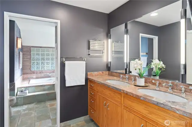 You'll absolutely love your 5-piece ensuite bath!