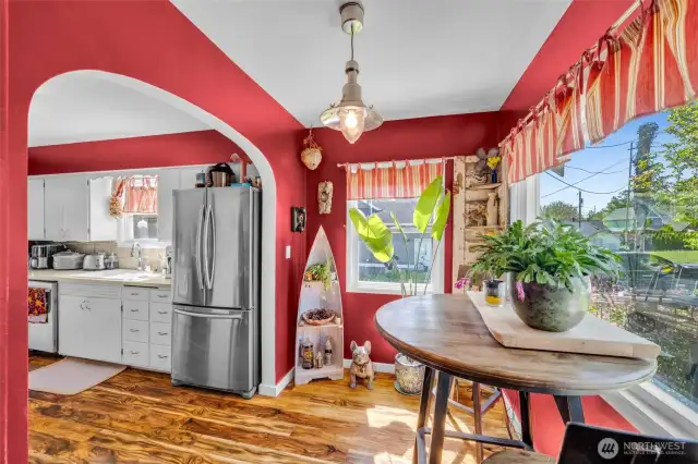 eating area in kitchen