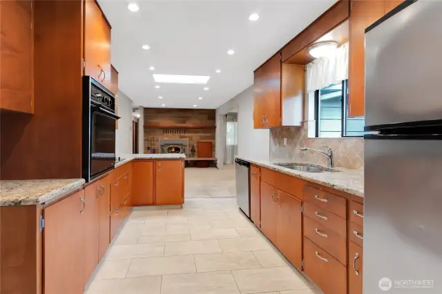 All appliances stay!