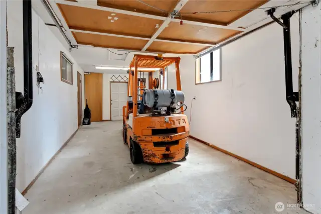 Forklift does not convey.