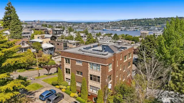 So close to the Seattle Waterfront, and South Lake Union.  Cross over Hwy 99 on the Galer Pedestrian Bridge close by.