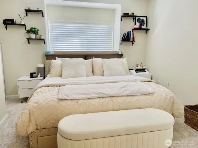 Spacious upstairs  bedroom with Onsuite full bath.  Upper floor feels spacious with high ceilings through out.