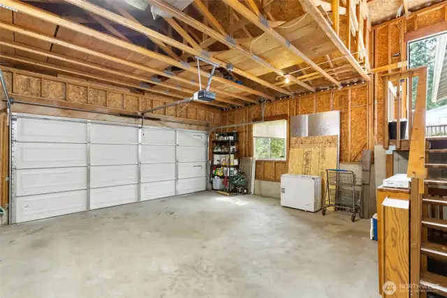 Large and tall garage great for storage