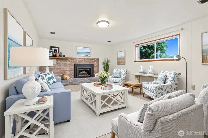 LL Family Room with fireplace Virtual Staging