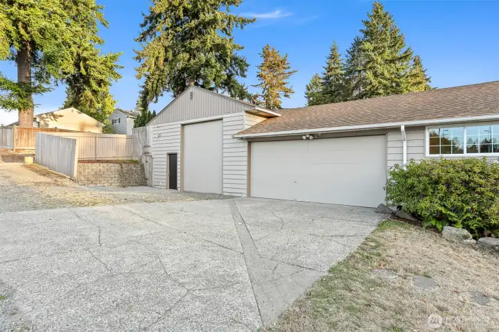 Huge 36' x 22 RV parking and original 2 car 24 x 24 garage.