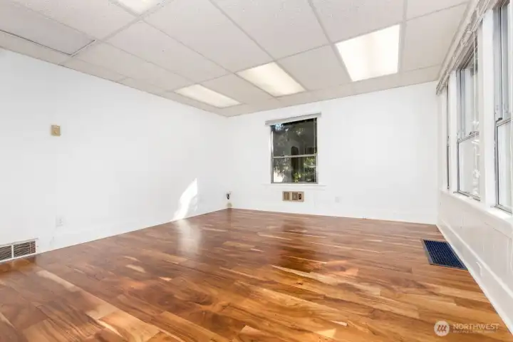Entry Room/Living Room