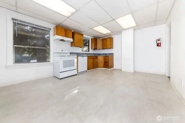 Eat-in Kitchen