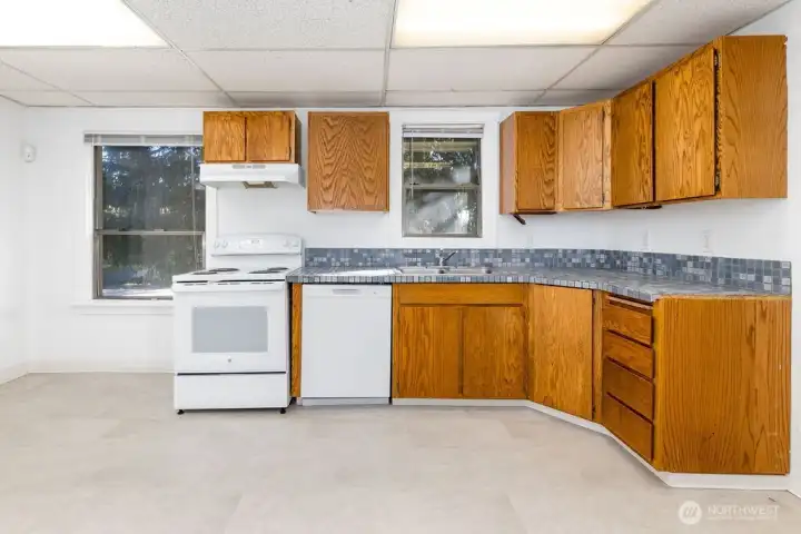 Eat-in Kitchen