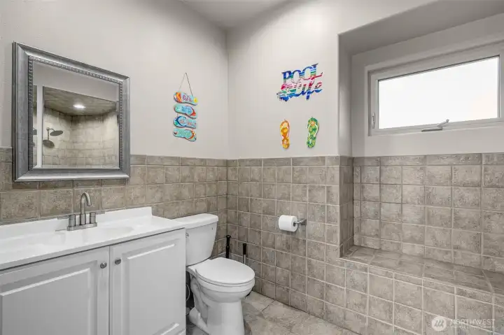 Pool house 3/4 bath.