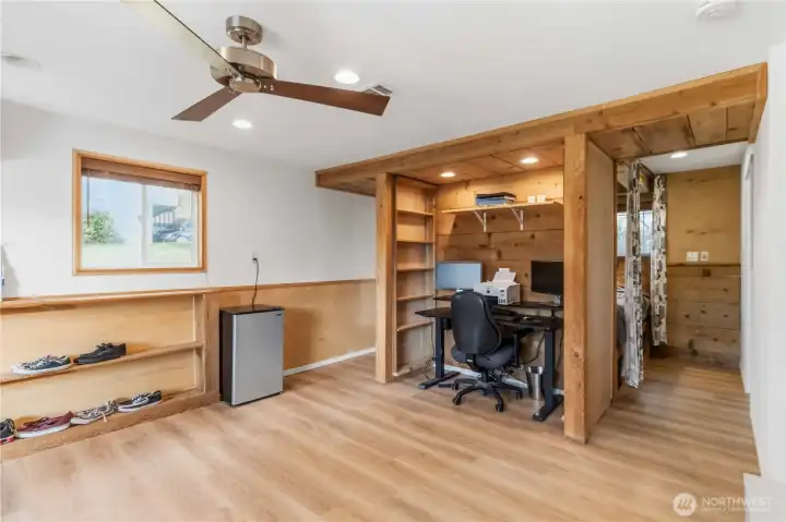 Downstairs built in desk with bed behind. All new flooring down here also!