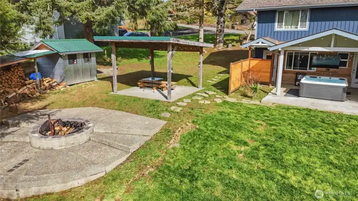 Back yard with all the extras!