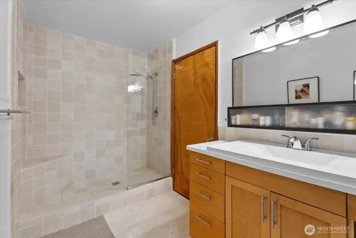 Main floor three-quarter bathroom