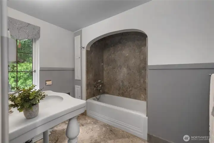 2nd Fl Hall Ba - Simple, timeless, and impeccably maintained, this bath continues the home’s tradition of thoughtful care and quality.