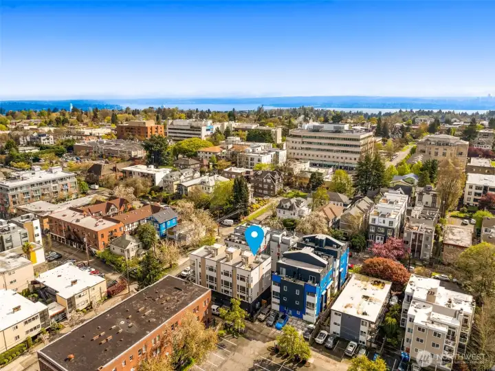 Breathtaking, 360-degree vistas of the Seattle skyline