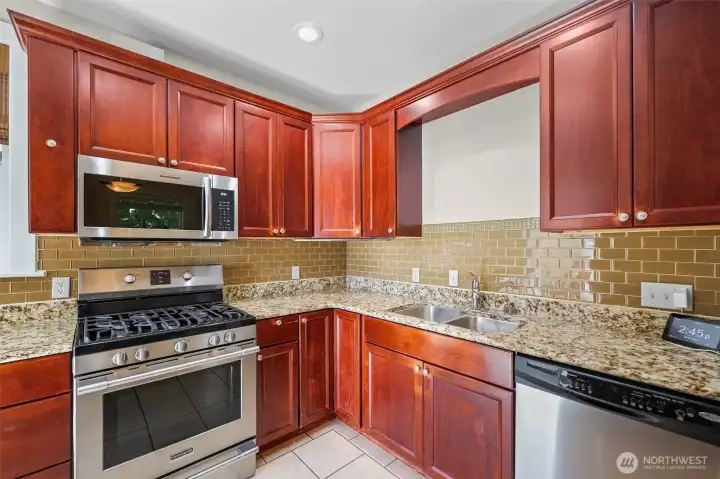 Updated kitchen with stainless steel appliances!