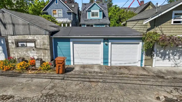 2 car garage in Tacoma?!!