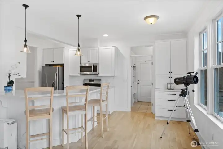 Kitchen and coffee bar area. Kitchen and coffee bar area.