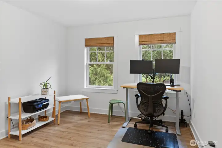 Office/bedroom. Office/bedroom.