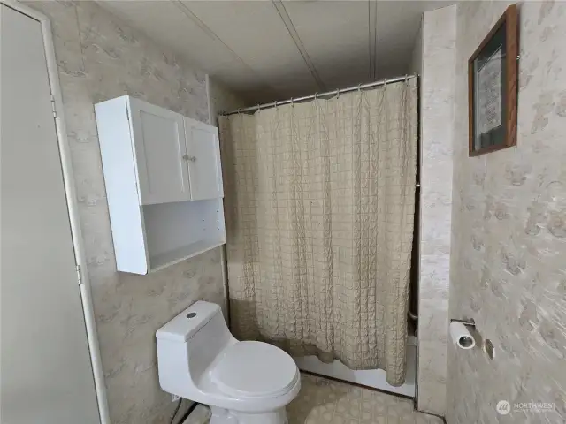 2nd Bathroom