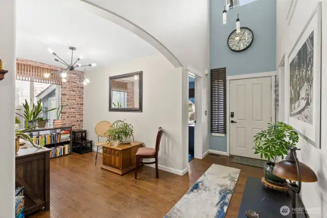 Beautiful dining/flex space/office as you walk in