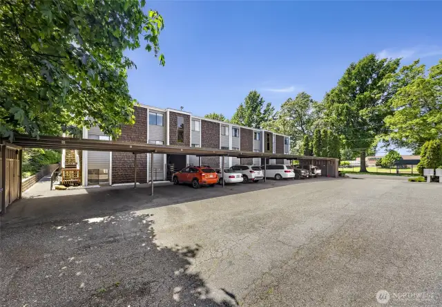 The condominium is the end unit, quietly tucked away from the road. The complex consists of three buildings and is located near restaurants, shopping, downtown, the bus line, park, trails and more!