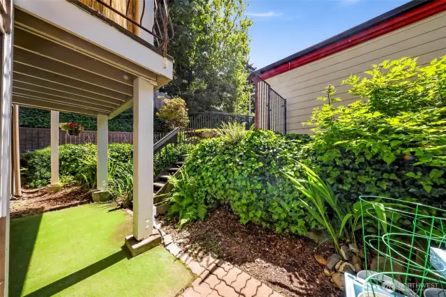 There is easy access to the free laundry facilities and large community fenced-in lawn (located behind the beige building). Pets are allowed!