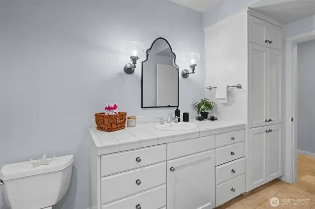 full bath in basement off guest bedroom