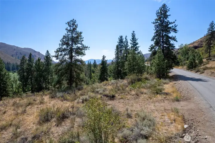 Easy access right off West Chewuch Road.