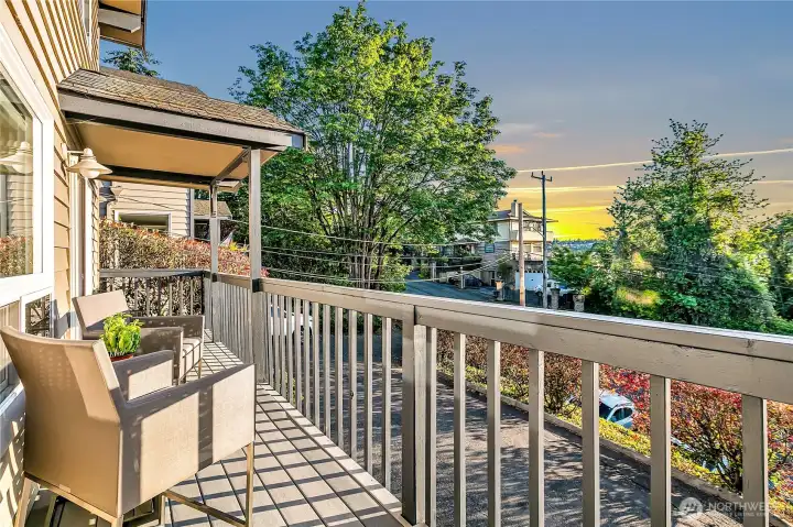Full length deck is quite spacious!  Partial cover especially over the entry is very nice for wet days.