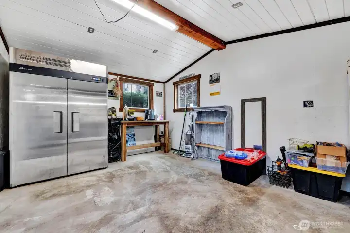 Detached office/hobby/game room