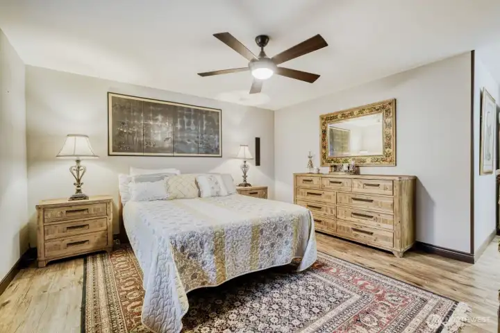 Primary Suite w/ 5 piece bathroom.