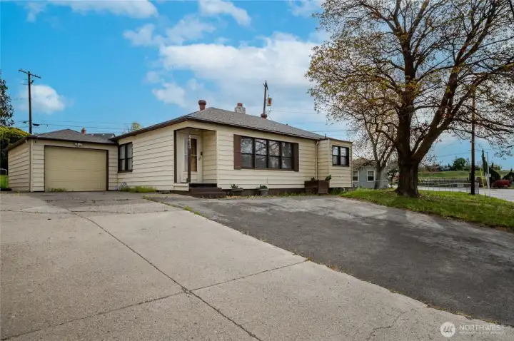 Front Exterior Garage