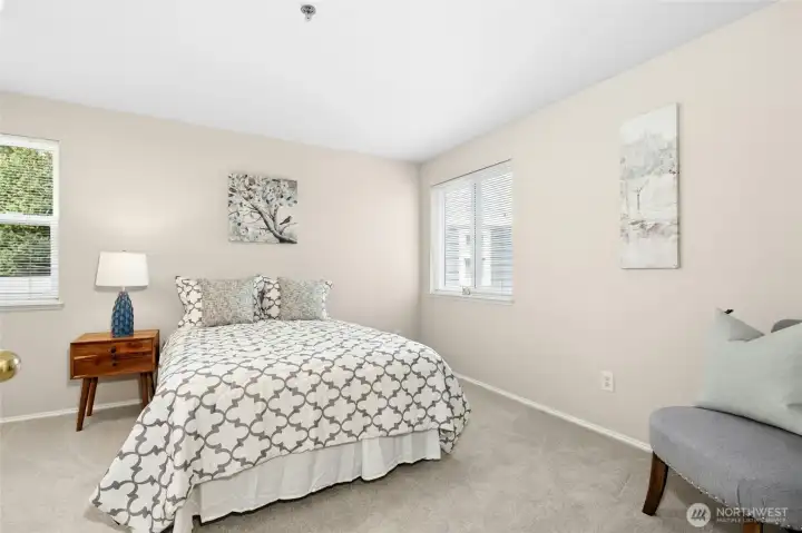 Additional bedroom with flexible use options.