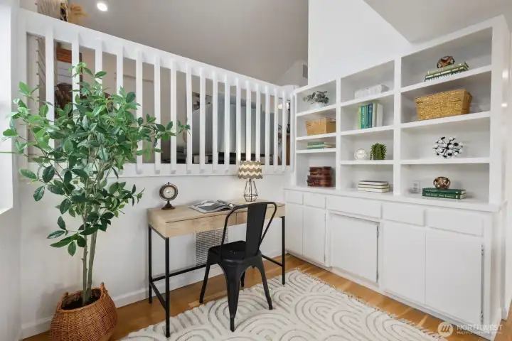 Versatile space - office, reading nook, library?