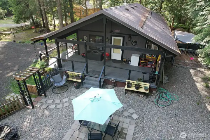 Adorable home w/ metal roof and large covered deck!
