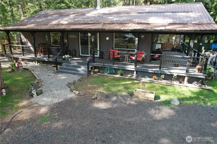 Beautiful deck w/ tons of room for entertaining!