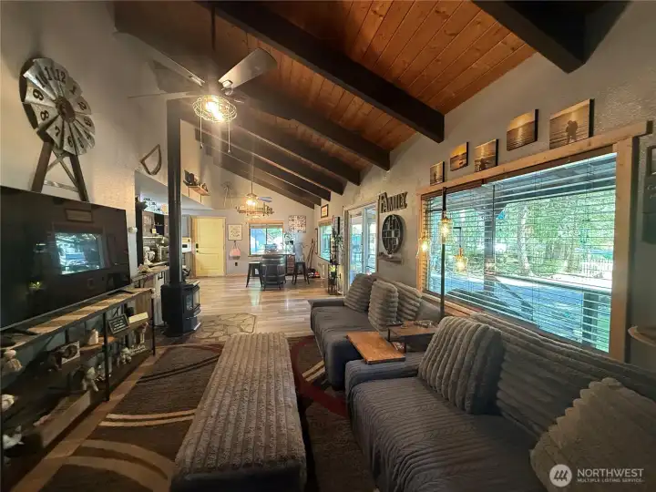 Beautiful exposed beams.