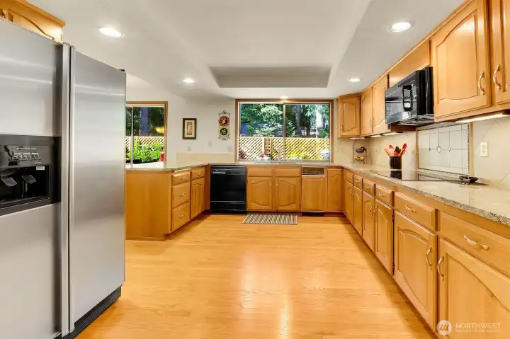 Plenty of room for several cooks.