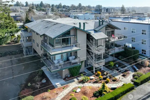 Three story dwelling with just 6 units,