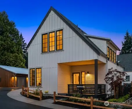 Prepare to fall in love with Thornton Creek Commons! A cluster of only 9 high performance Built Green homes in a lushly landscaped, gated, 2 1/2 acre private woodland oasis in NE Seattle.