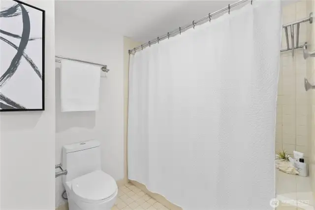 Bathroom 02