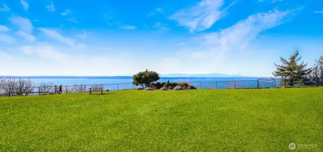 Sunset Hill Park lawn area.