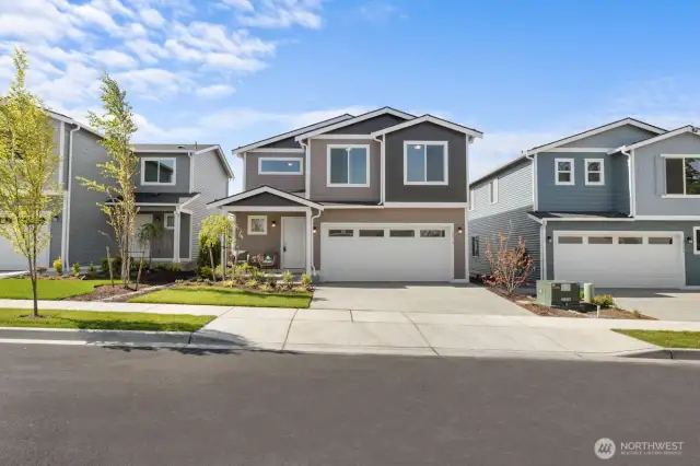 Photographs are for illustrative purposes only. Features, finishes, interior/exterior colors, landscaping and floorplan shown may vary from actual homes built.