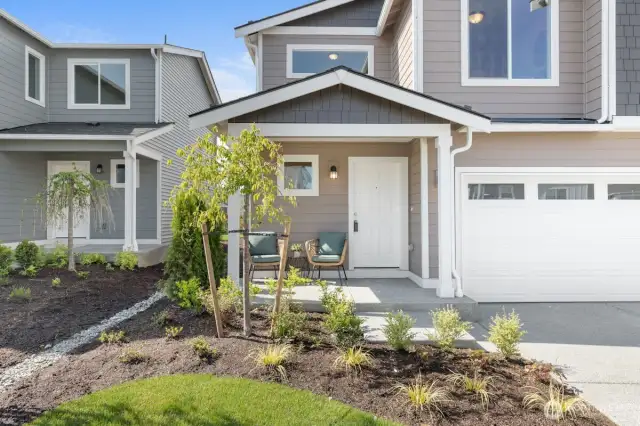 Photographs are for illustrative purposes only. Features, finishes, interior/exterior colors, landscaping and floorplan shown may vary from actual homes built.