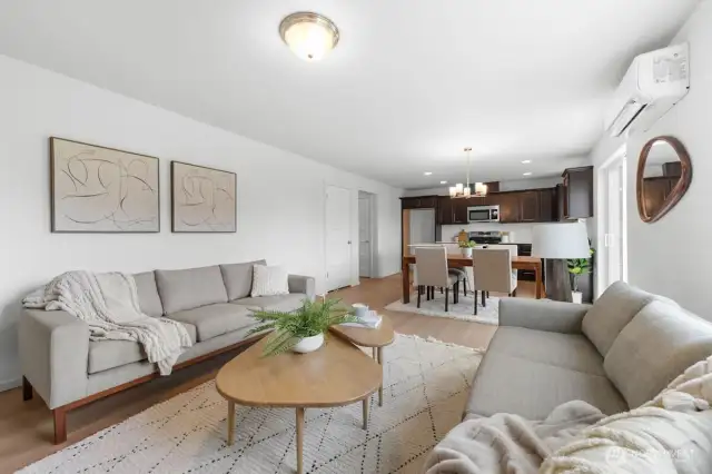 Photographs are for illustrative purposes only. Features, finishes, interior/exterior colors, landscaping and floorplan shown may vary from actual homes built.