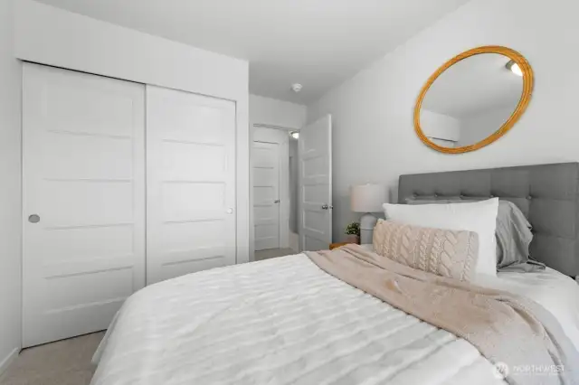 Photographs are for illustrative purposes only. Features, finishes, interior/exterior colors, landscaping and floorplan shown may vary from actual homes built.