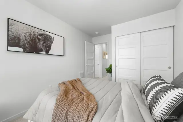 Photographs are for illustrative purposes only. Features, finishes, interior/exterior colors, landscaping and floorplan shown may vary from actual homes built.